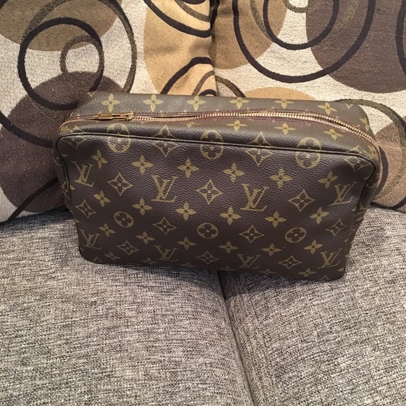 Louis Vuitton Handbags - Louis Vuitton toiletry 28